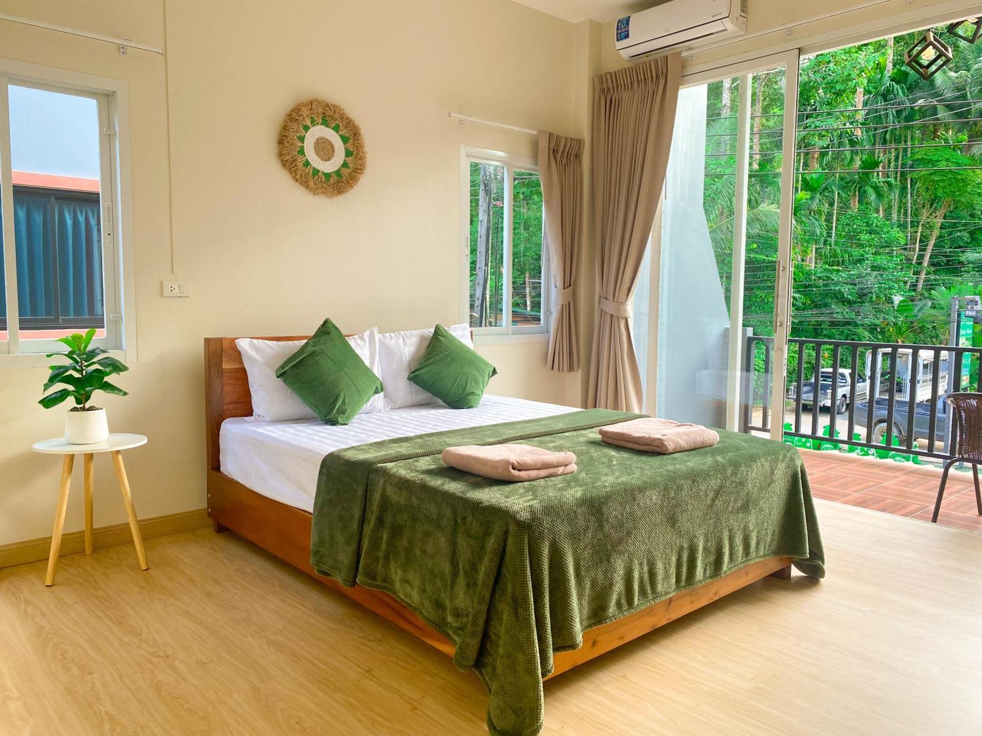 Private Room With Share Bathroom At Little Wild House Khaosok Khao Sok National Park Exterior photo